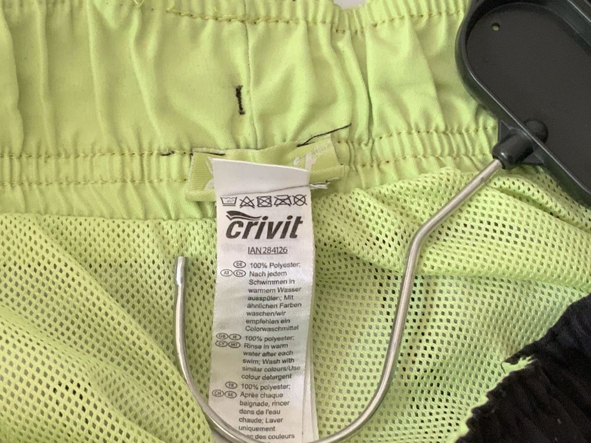 Costumi da bagno: Badehose Crivit Tarnmuster Lila Grösse 158/164 – Usato da Wallisellen venduto da ASZT 2
