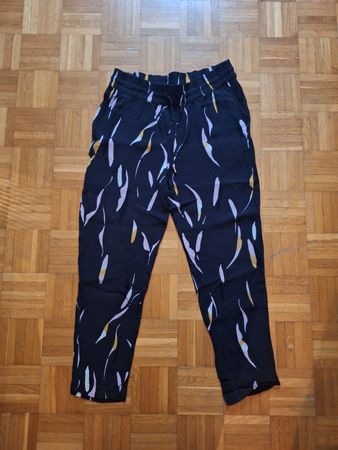 MbyM Hose, Grösse M, Schwarz mit Muster - Sommerlich!