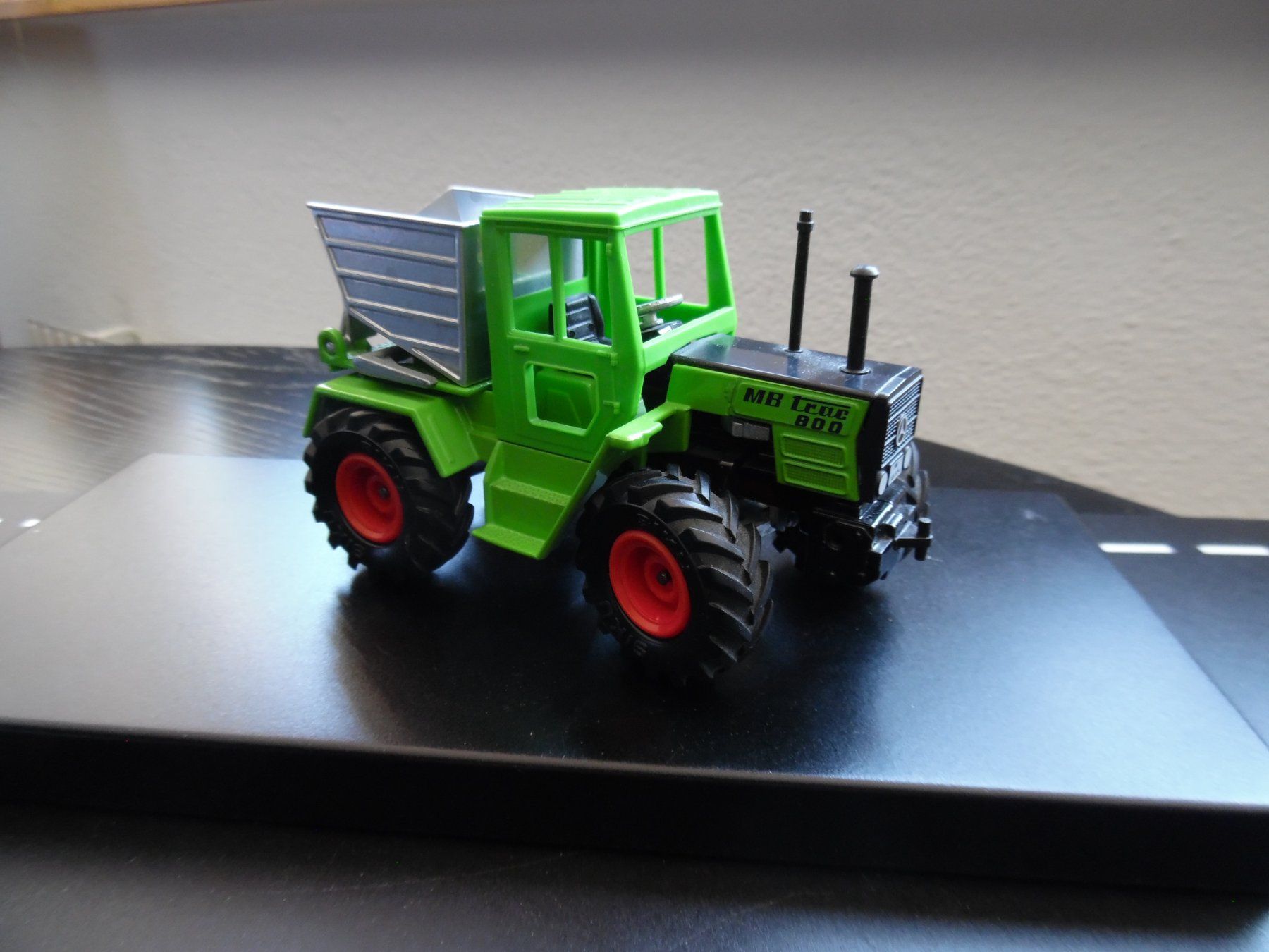 Siku Modellbausätze & Standmodelle: Siku  Traktor Modell MB trac 800 Kipper 1:32 – Gebraucht aus Steinach von suzzi11 1