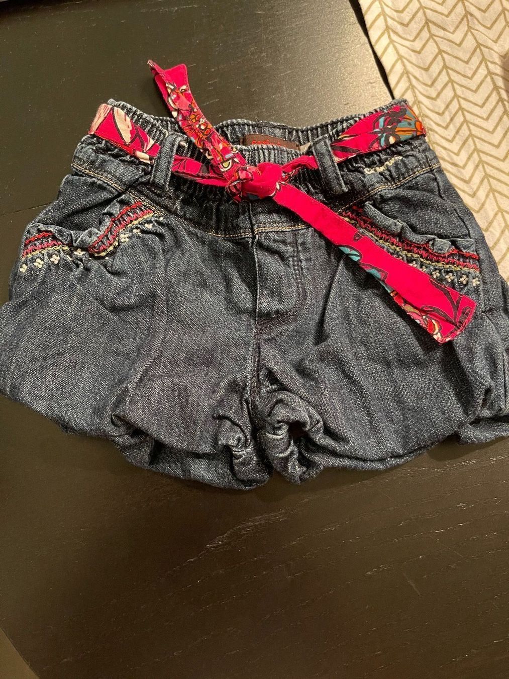 Catimini Pantaloni: Catimini Baby shorts 6months – Usato da Zürich venduto da Bybyana