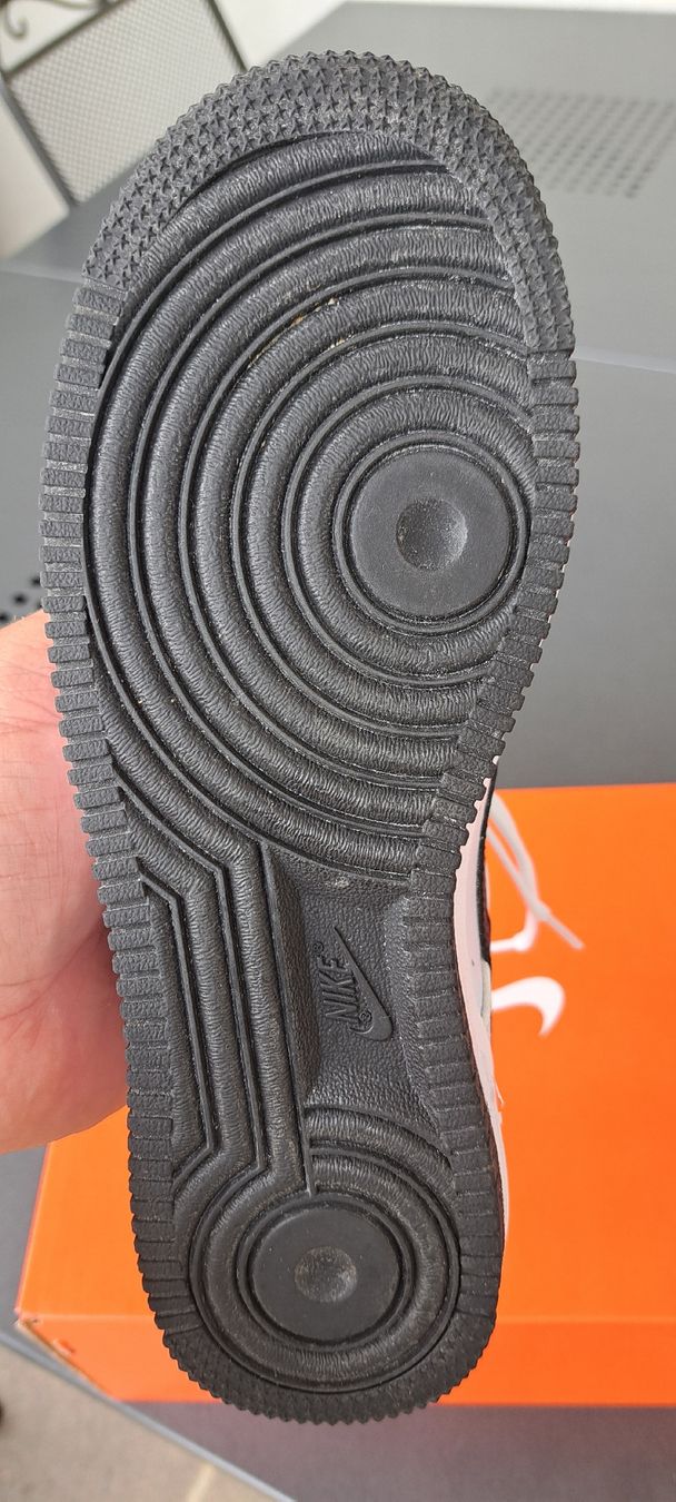 Nike Schuhe für Mädchen: Nike Air Force 1 – Neu (gemäss Beschreibung) aus rupperswil von karate74 2