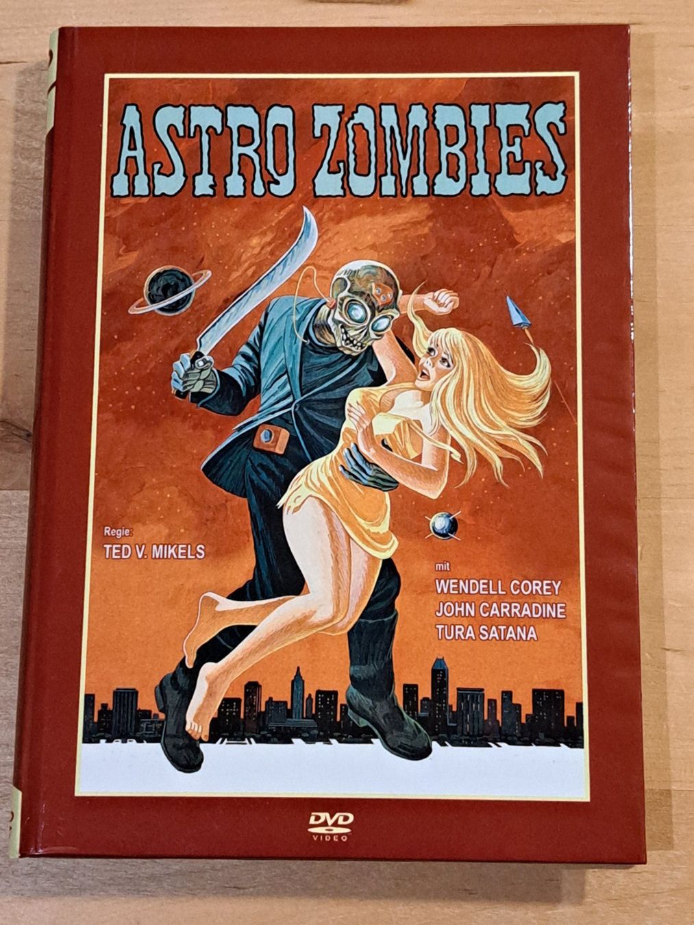 Tutti i DVDs: DVD Hartbox ASTRO ZOMBIES von Ted v. Mikels – Nuovo (secondo la descrizione) da Unterseen venduto da Kanica