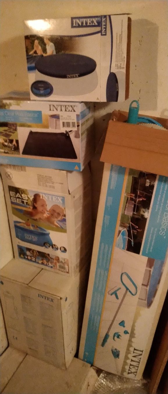 Intex Piscine: Intex Easy Set Pool mit viel Zubehör – Usato da Buchs ZH venduto da suruat