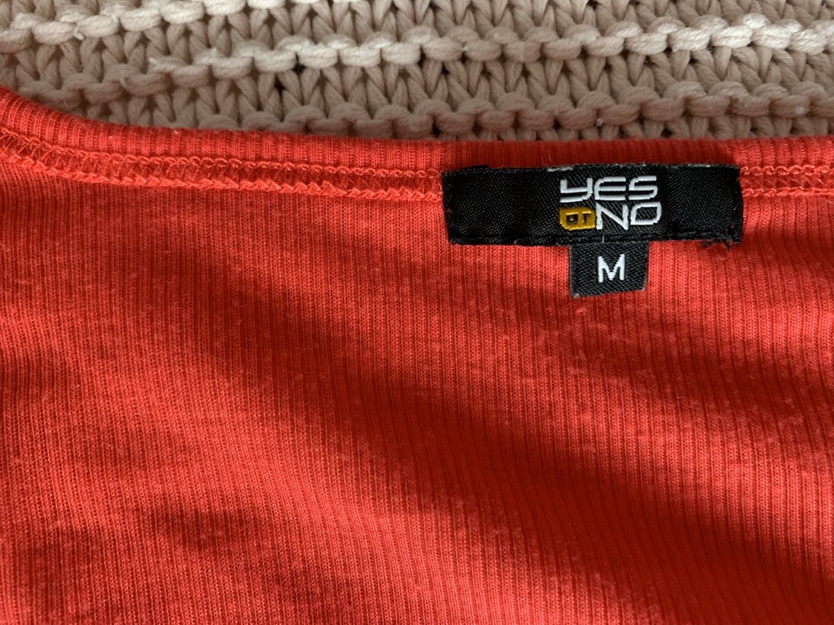 Camicette, T-shirt & Top: Crop top rouge – Usato da Montreux venduto da Izapeche811 1