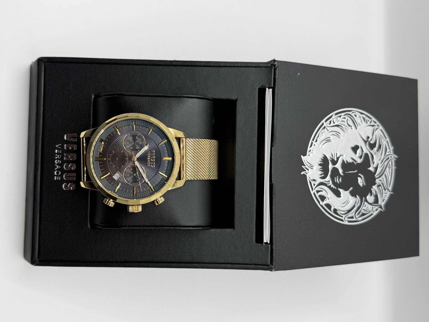 Versace Orologi: Versace Versus Uhr Eugene VSPEV0619 Goldfarben – Nuovo e nell'imballaggio originale da Oberaach venduto da Dandy2021 3
