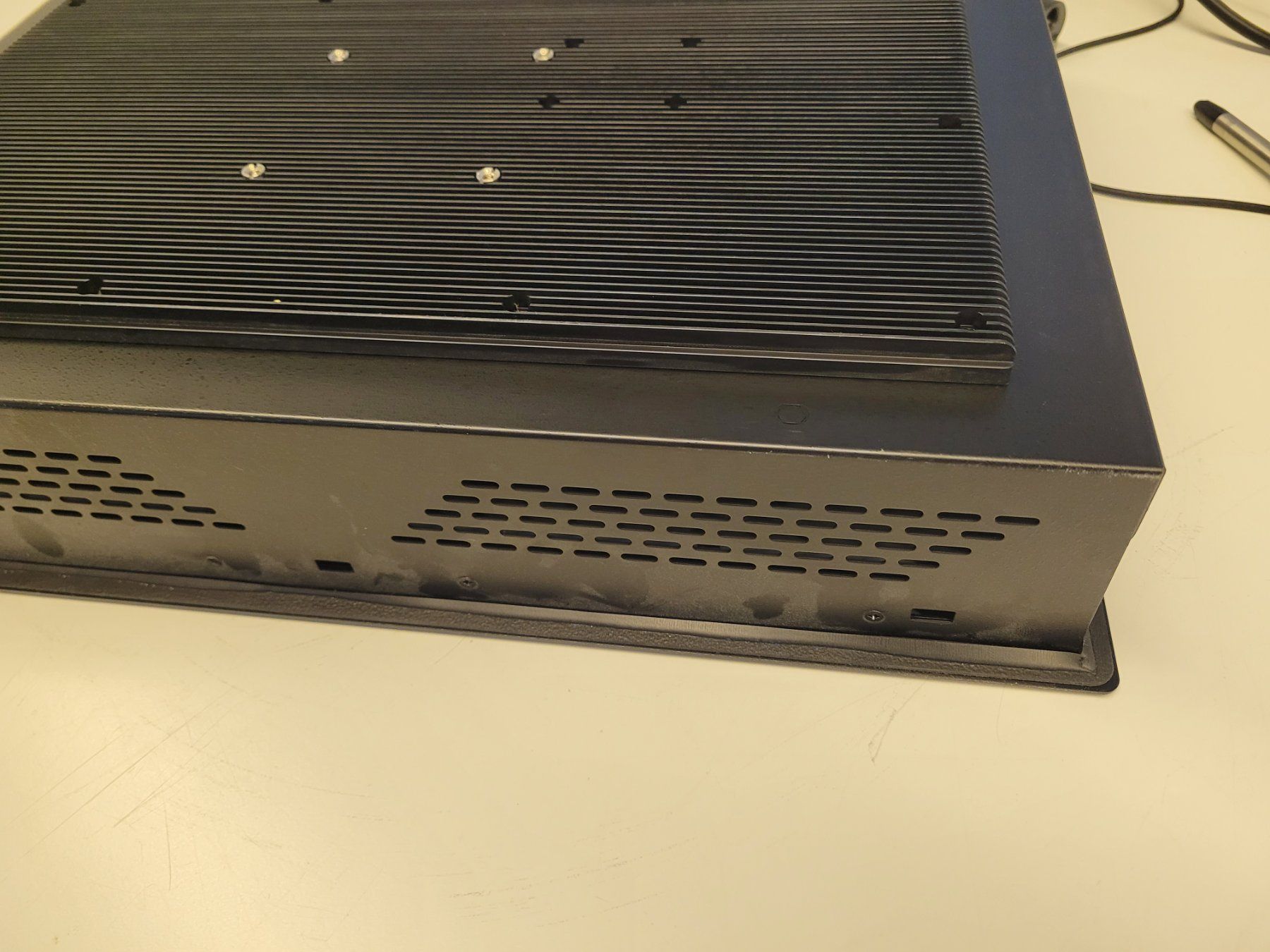 Intel PCs: APC-38129-P1 Touch PC 17  Zoll Intel Atom D2550 – Gebraucht aus Vitznau von Night-Fire 1