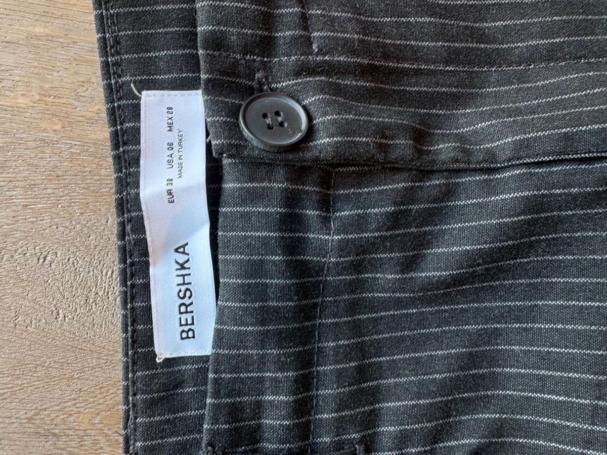 Bershka Hosen: Pantalon Bershka rayé noir T38  – Gebraucht aus Champlan von Ger77 1