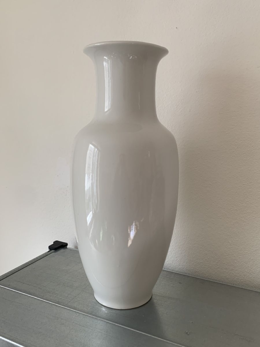 Vasen & Gefässe: Große Balauster-Vase blanc de chine – Gebraucht aus Basel von Amechan. 1