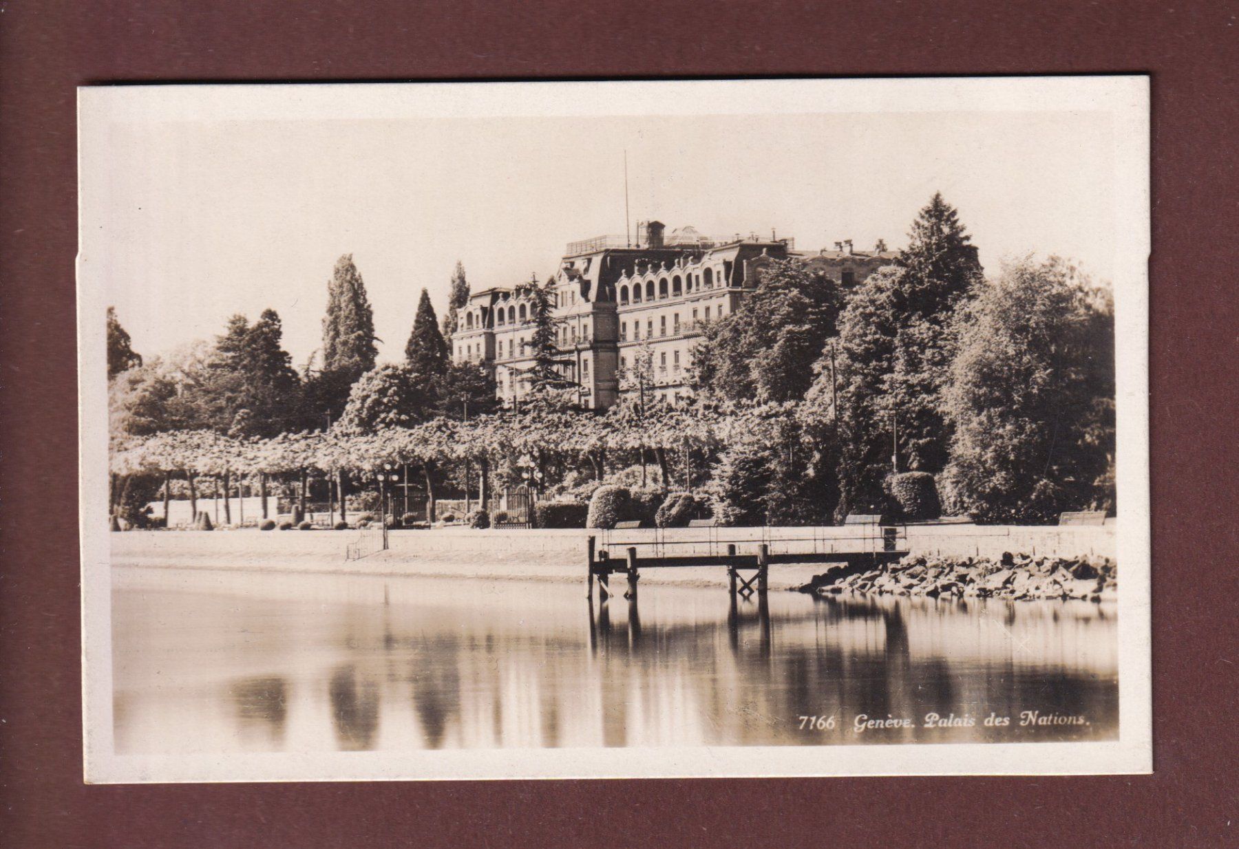 Ansichtskarten: GENEVE - Palais des Nations – Gebraucht aus Pully von nicecards-shop