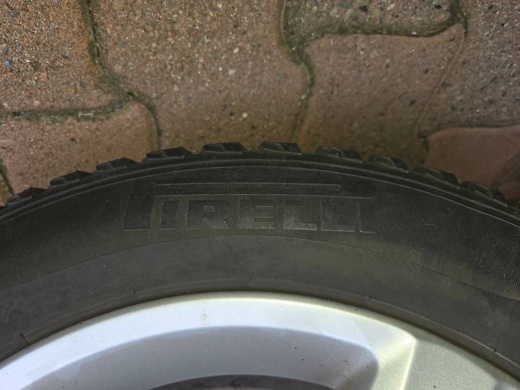Pneus & Kompletträder: Cerchi in lega con gomme invernali – Gebraucht aus Pregassona von Blatta01 3
