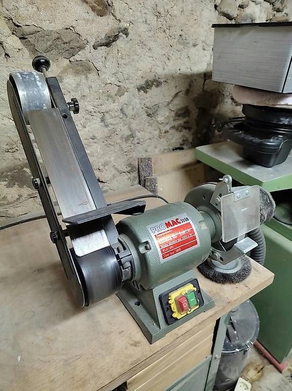 Promac Aiguiseuses & polisseuses: Bandschleifmaschine Promac – D'occasion à Lostallo par jas_xgz6