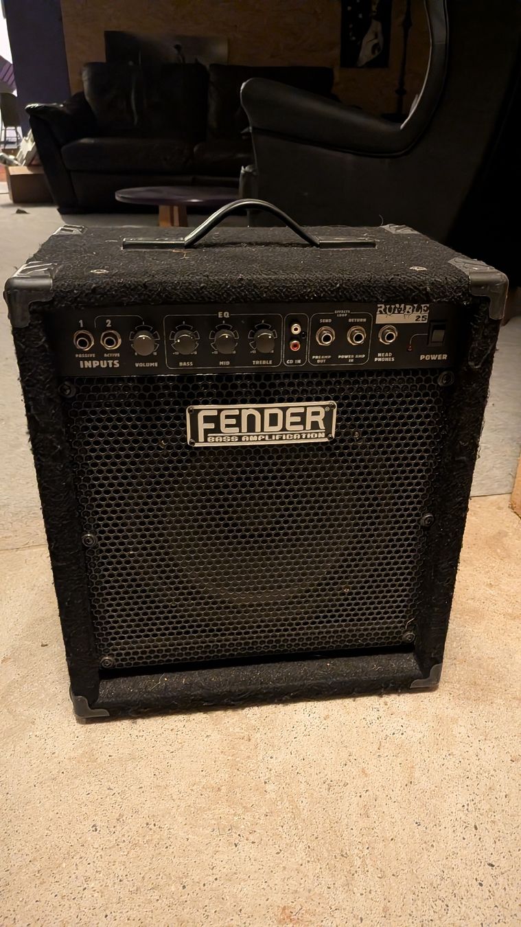 Fender Amplificatori: Ampli basse Fender Rumble 25  – Usato da Lavigny venduto da leo_5cbr