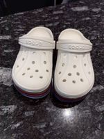 Crocs Clogs weiss mit Regenbogen Sohle neuwertig
