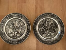 Zwei Zinn-Teller der Sammlung „Traditionelles Handwerk“