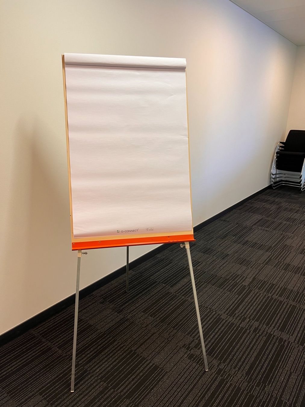 Ladenausstattungen & Messebau: Flipchart – Gebraucht aus Niederlenz von Unifil