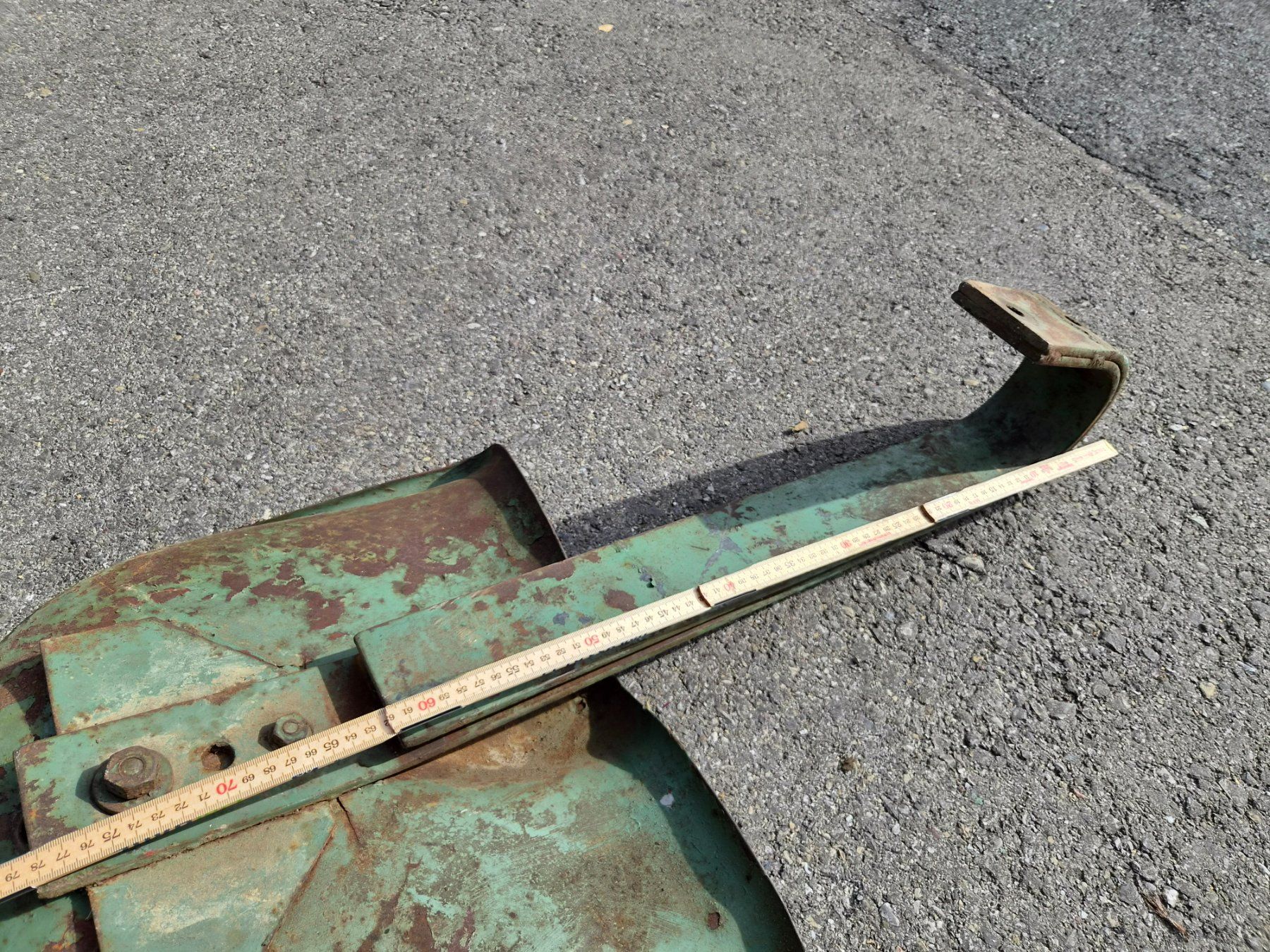 Hürlimann Trattori: Original Hürlimann Traktor Sitzfeder mit Blechsitz – Usato da Dürnten venduto da Bachtel84 4