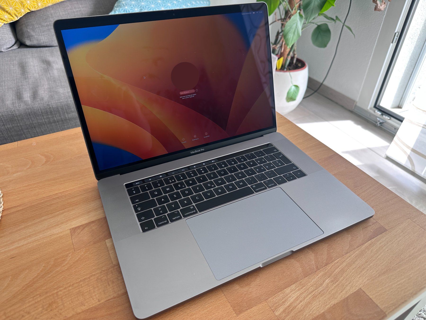 Apple Portables: Apple MacBook Pro 15" 2017 pour étudiant-e – D'occasion à Promasens par Toblerone83 2