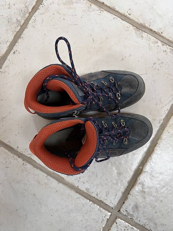 Schuhe für Jungen: Wanderschuhe Lowa Gr. 37 Gore-Tex – Gebraucht aus Schönenberg ZH von Helicase 1