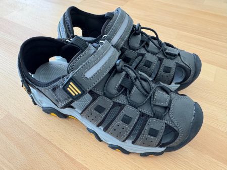 Caterpillar Sandalen / Badeschuhe Gr. 36 NEU