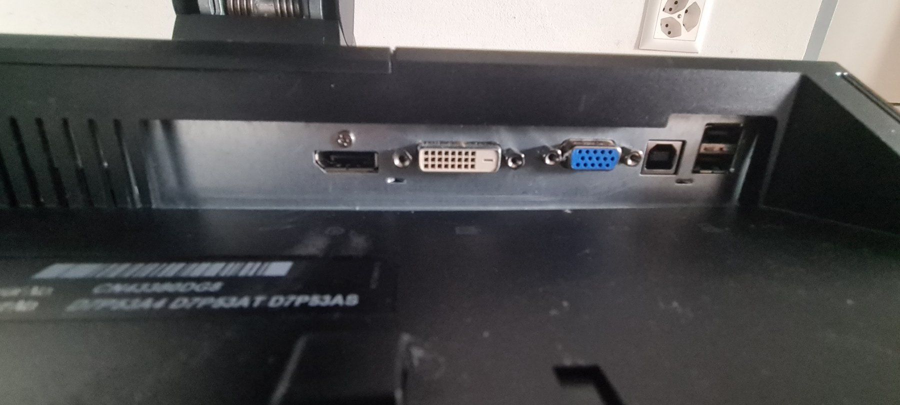 Hewlett Packard Ecrans: Monitor HP Z24i – D'occasion à Brunnen par Fredlenzo 5