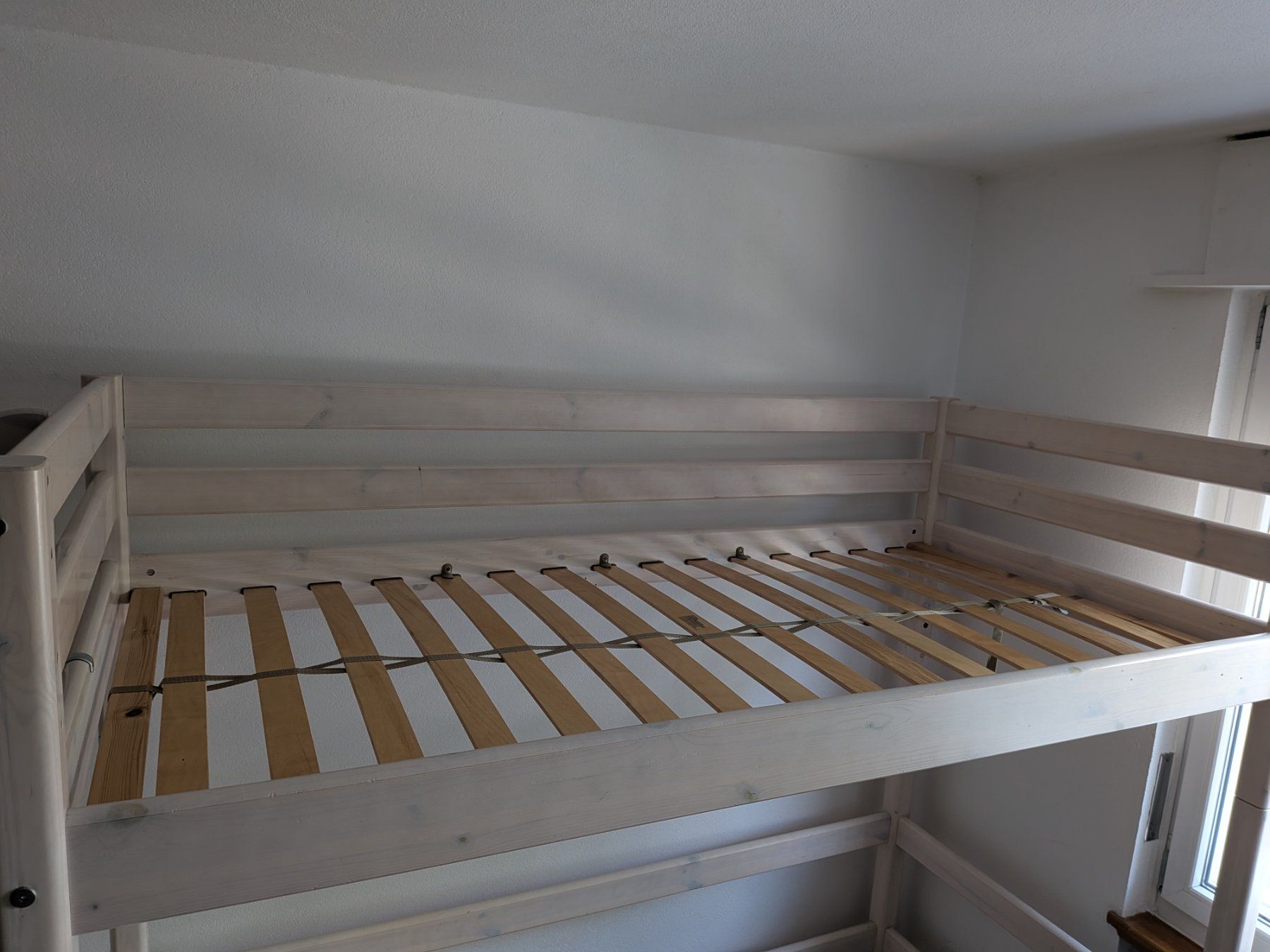 Flexa Letti: Lit mezzanine bois blanc – Usato da Orpund venduto da Gredouille 1