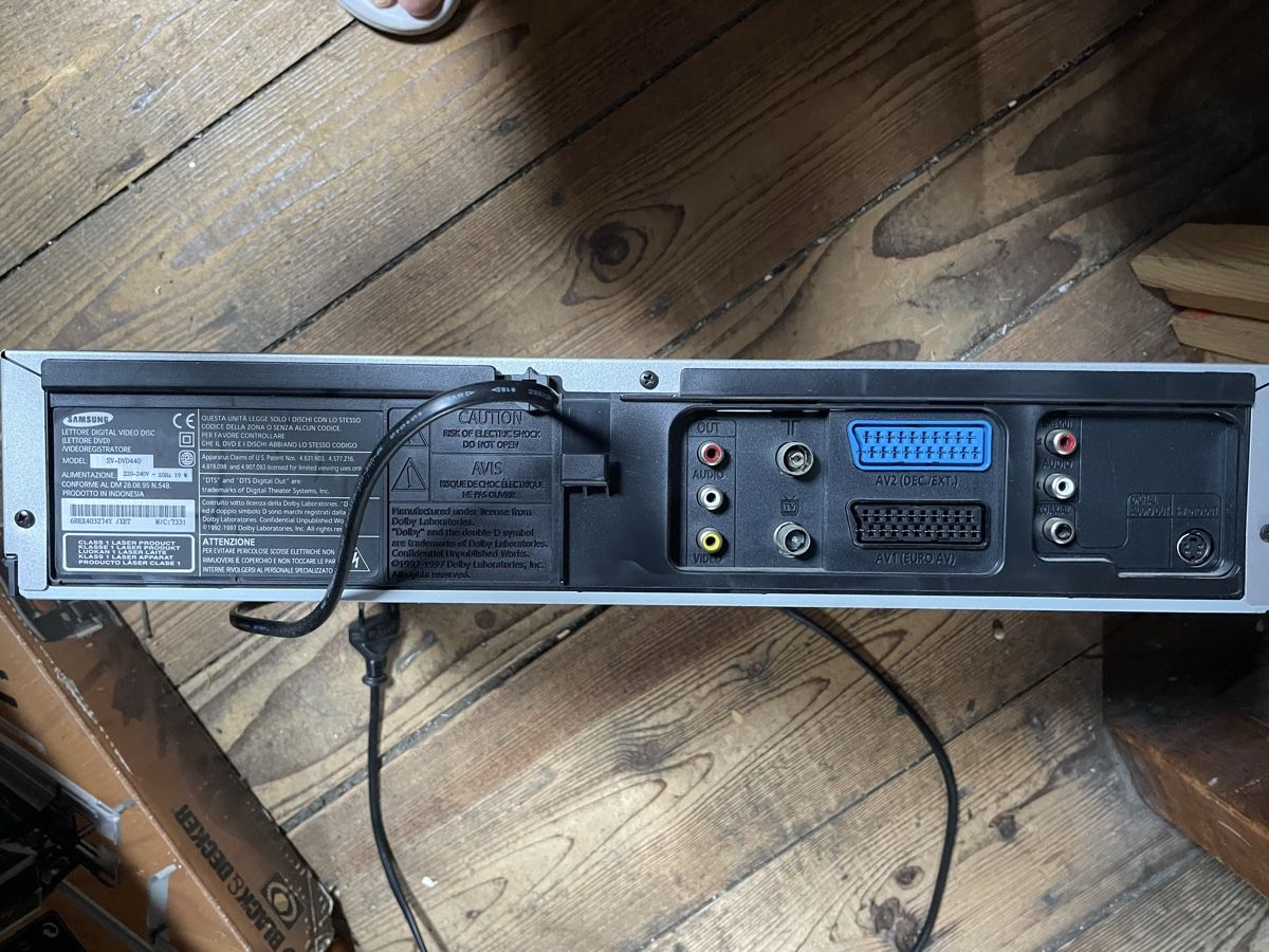 Samsung Sistemi audio & multimediali: Samsung DVD VHS Kombigerät – Usato da Zürich venduto da Patti 1