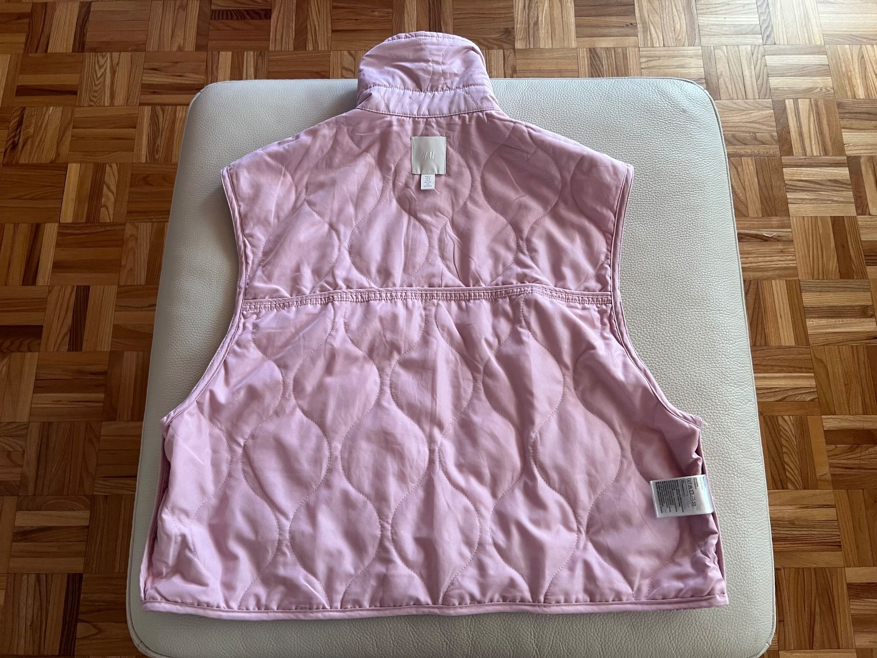 H&M Gilets & Westen: Steppweste H&M rosa gesteppt Gr. S – Gebraucht aus Chur von van_hnc6 2