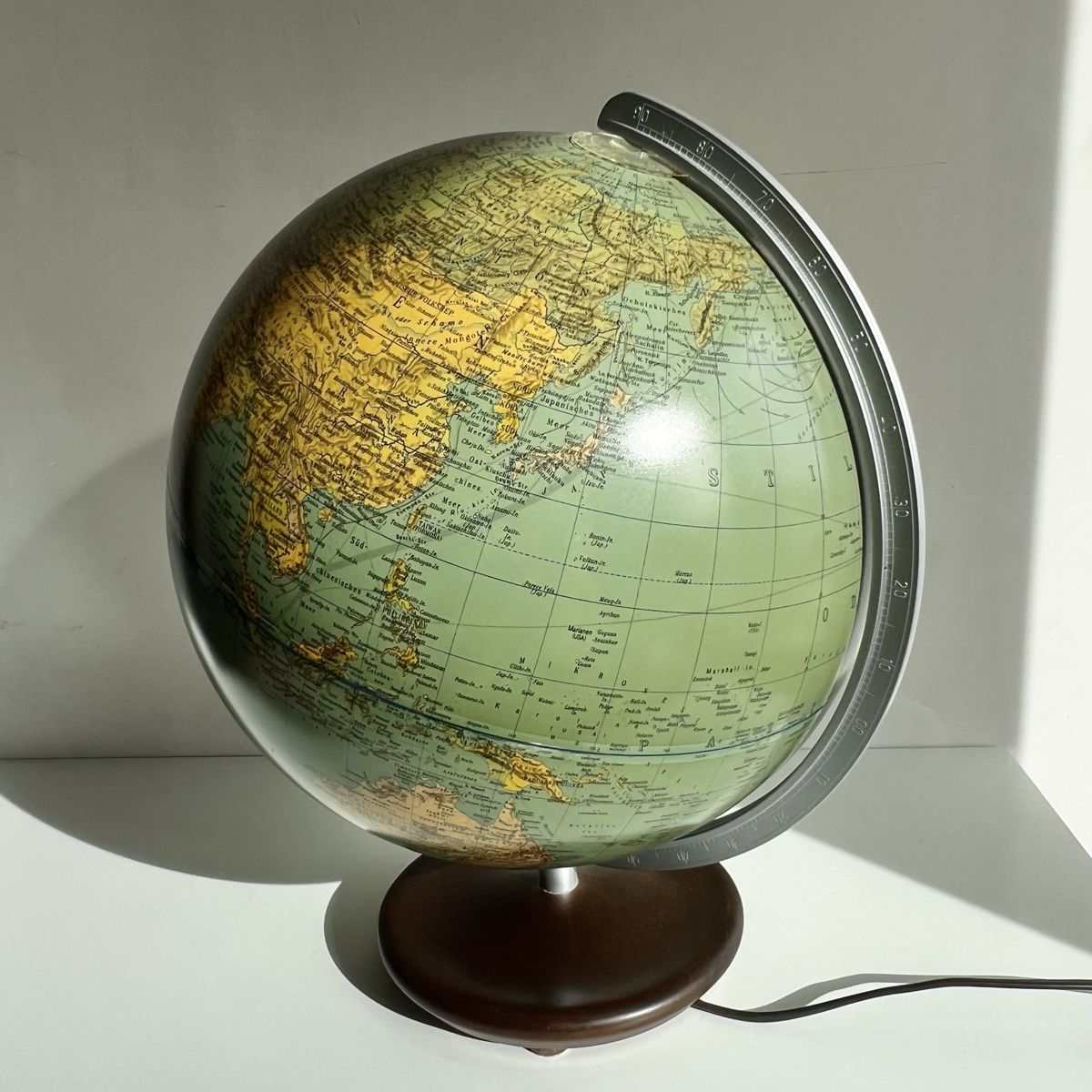 Lampade: Large Vintage Illuminated Globe Columbus Erdglobus Duplex – Usato da Oberägeri venduto da Theonose74 7