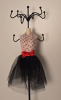 Hübscher Schmuckständer im Tutu-Design