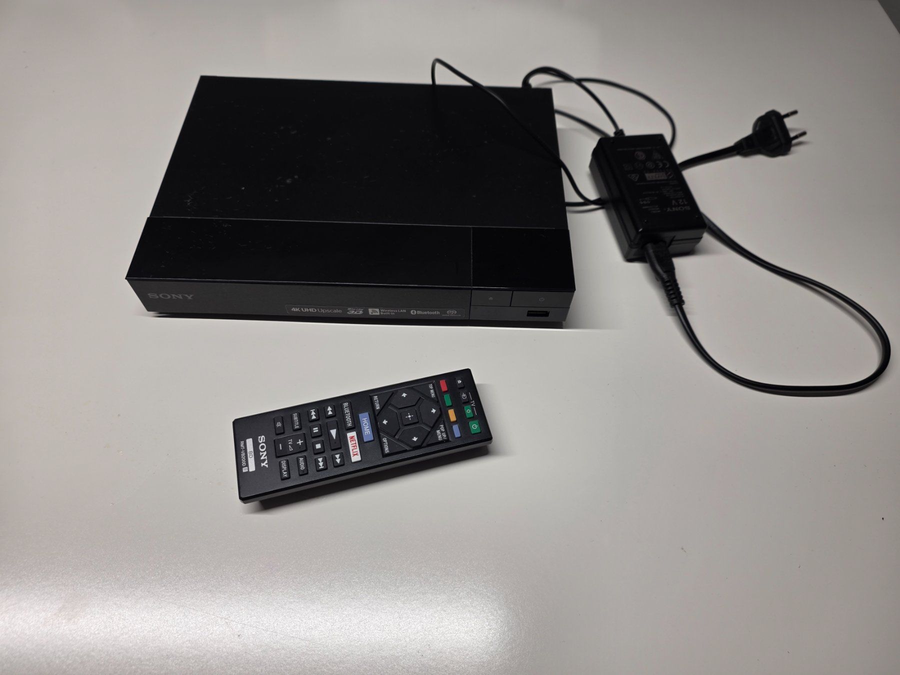 Sony Lettore multimediale & Streamer: Sony Blu-ray Player 4K UHD mit Fernbedienung – Usato da Dorf venduto da Echo_Elements 2