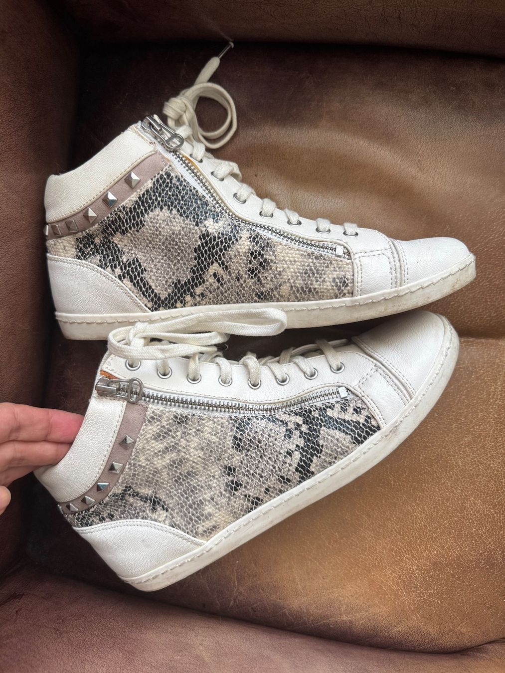 H&M Scarpe da donna: H&M Sneakers Schuhe – Usato da Obfelden venduto da cesarina10
