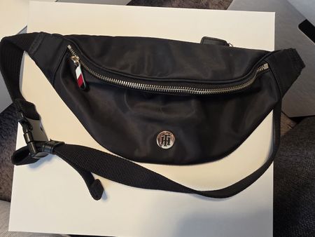 Tommy Hilfiger Bauchtasche / Gürteltasche, wie neu