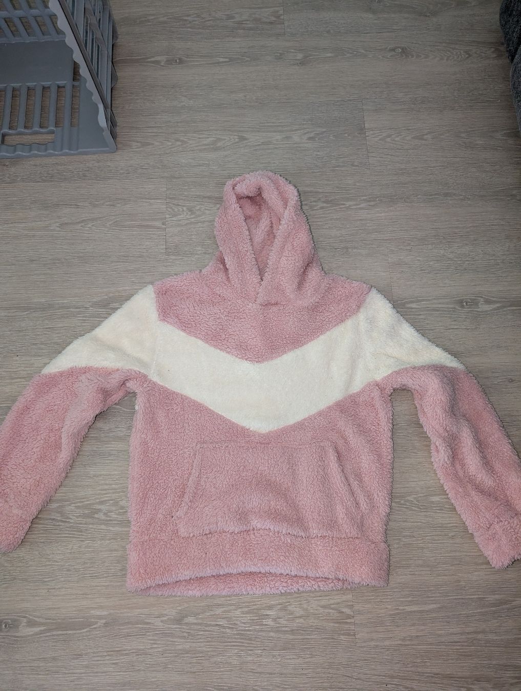 Maglioni & Felpe: Fuzzy Hoodie rosa-weiss  – Usato da Münsingen venduto da ale_md2s