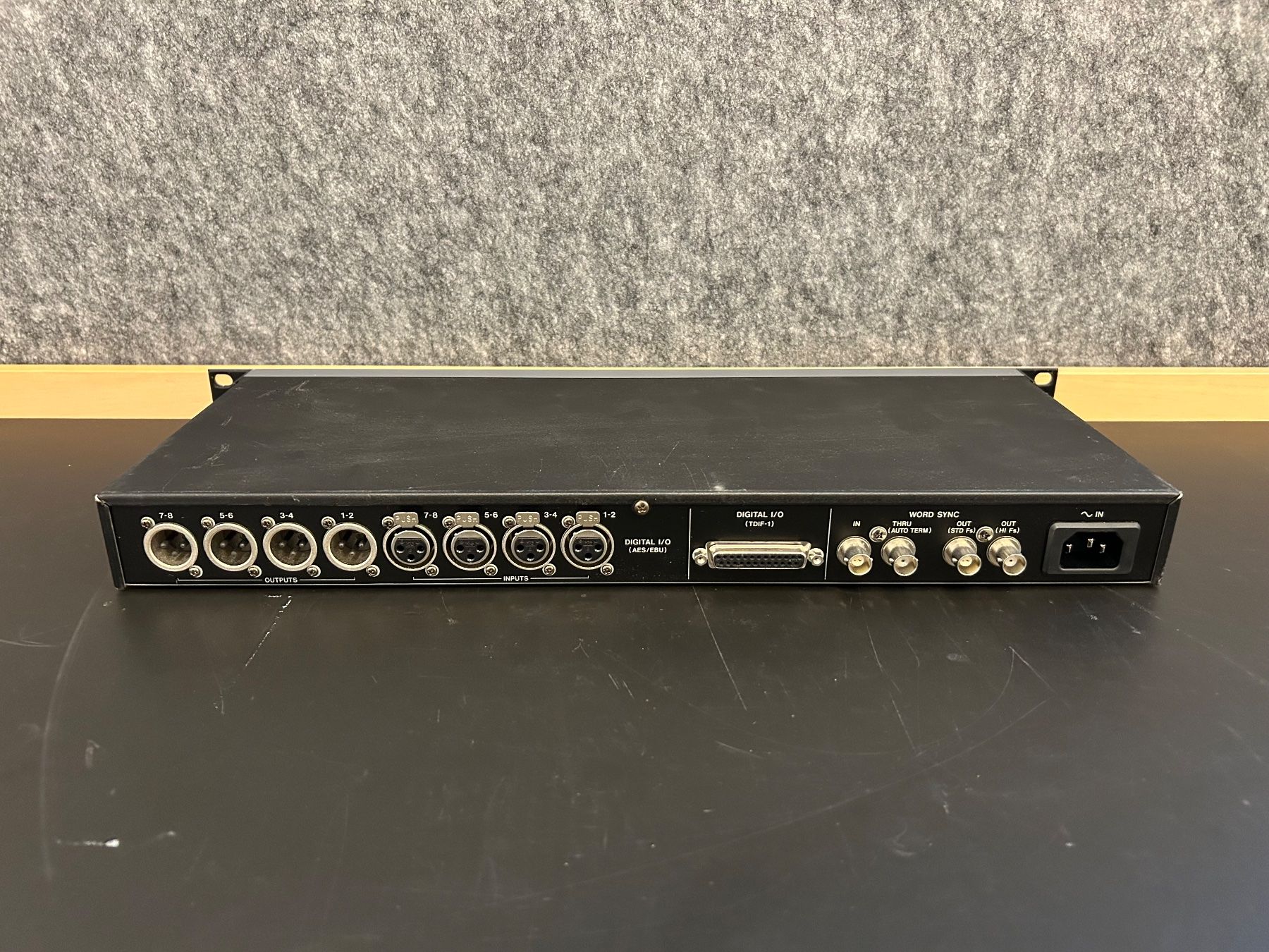 Equipement studio: Tascam IF-AE8HR Digital Audio Interface Unit / Formatwandler – D'occasion à Zürich par LuZ_8005 1