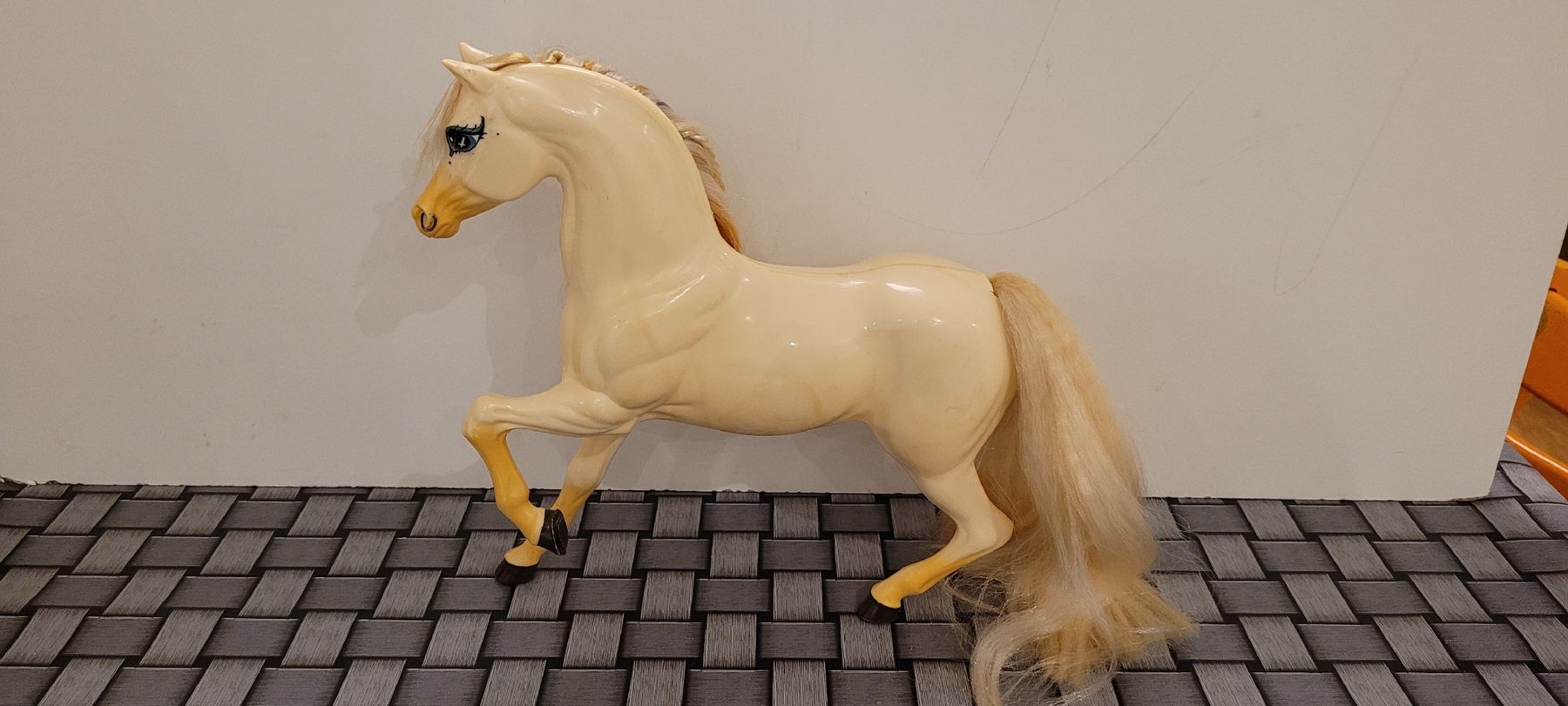 Giocattoli: Barbie Pferd Teilrepaint Unikat – Usato da Niederbuchsiten venduto da klengyel 7