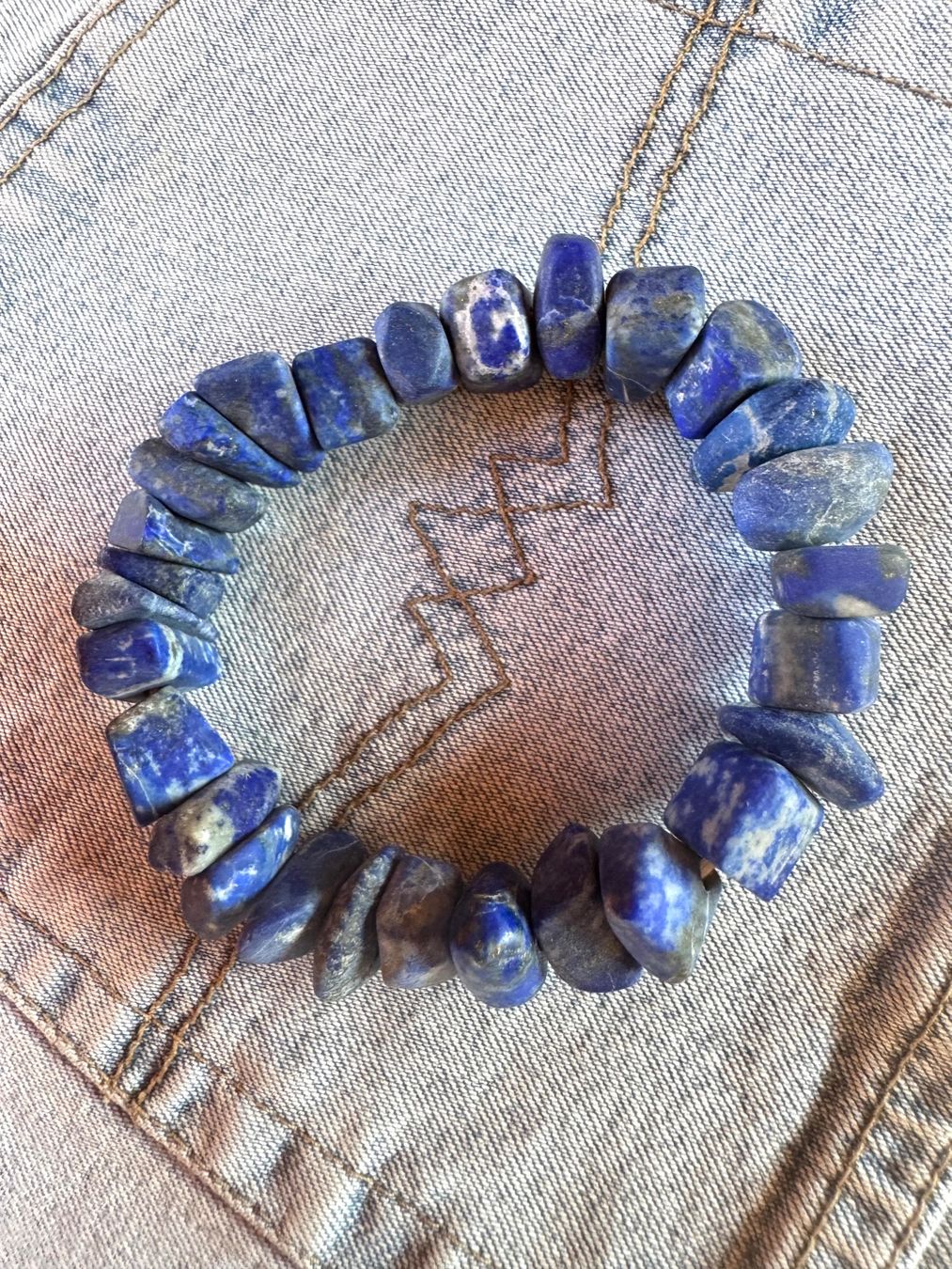 Armbänder & -reifen: Lapis  Lapislazuli   Armband.    unregelmässig  matt – Neu und originalverpackt aus Leuggern von gemshow 1