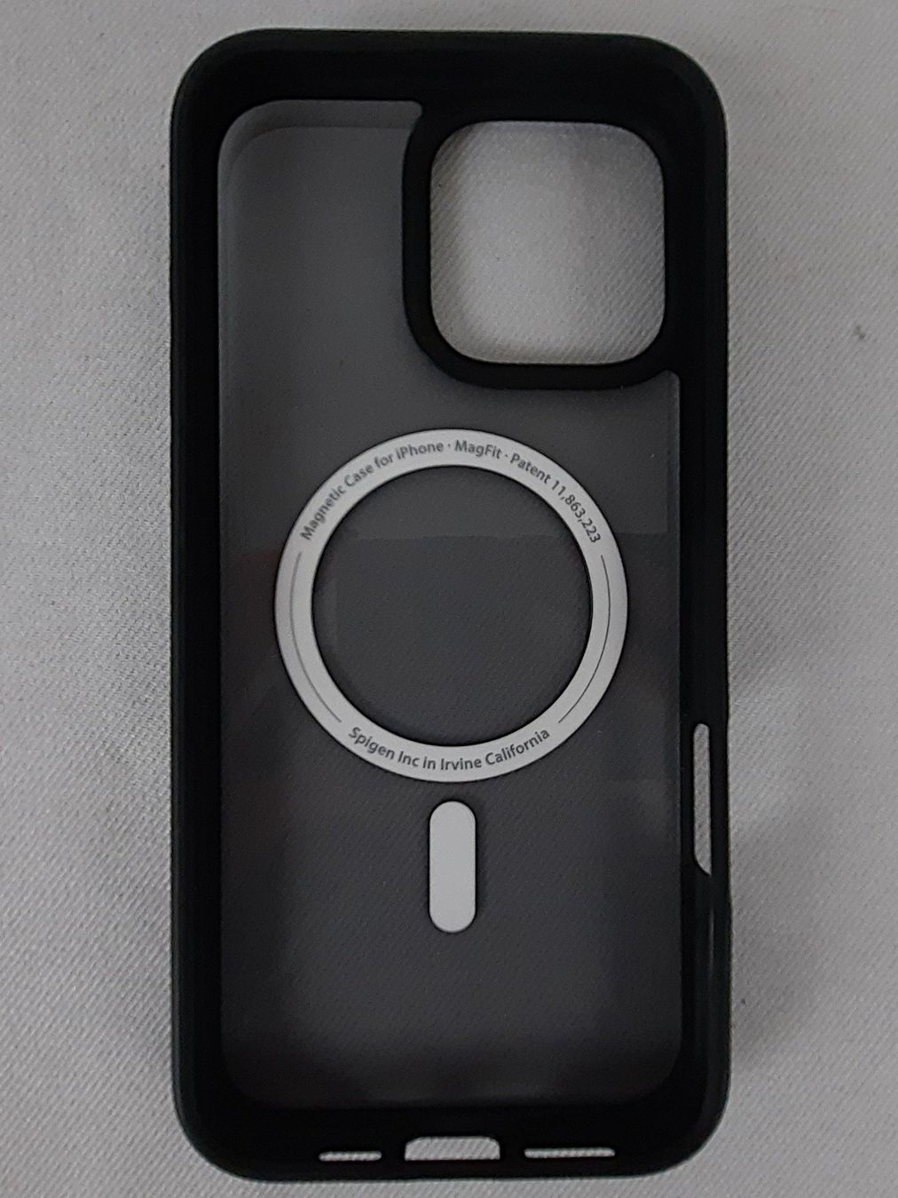 Spigen Coques & Protection écran: SPIGEN Magnetic Case – Neuf (Voir description) à Beinwil am See par Restwert_Beinwil 1