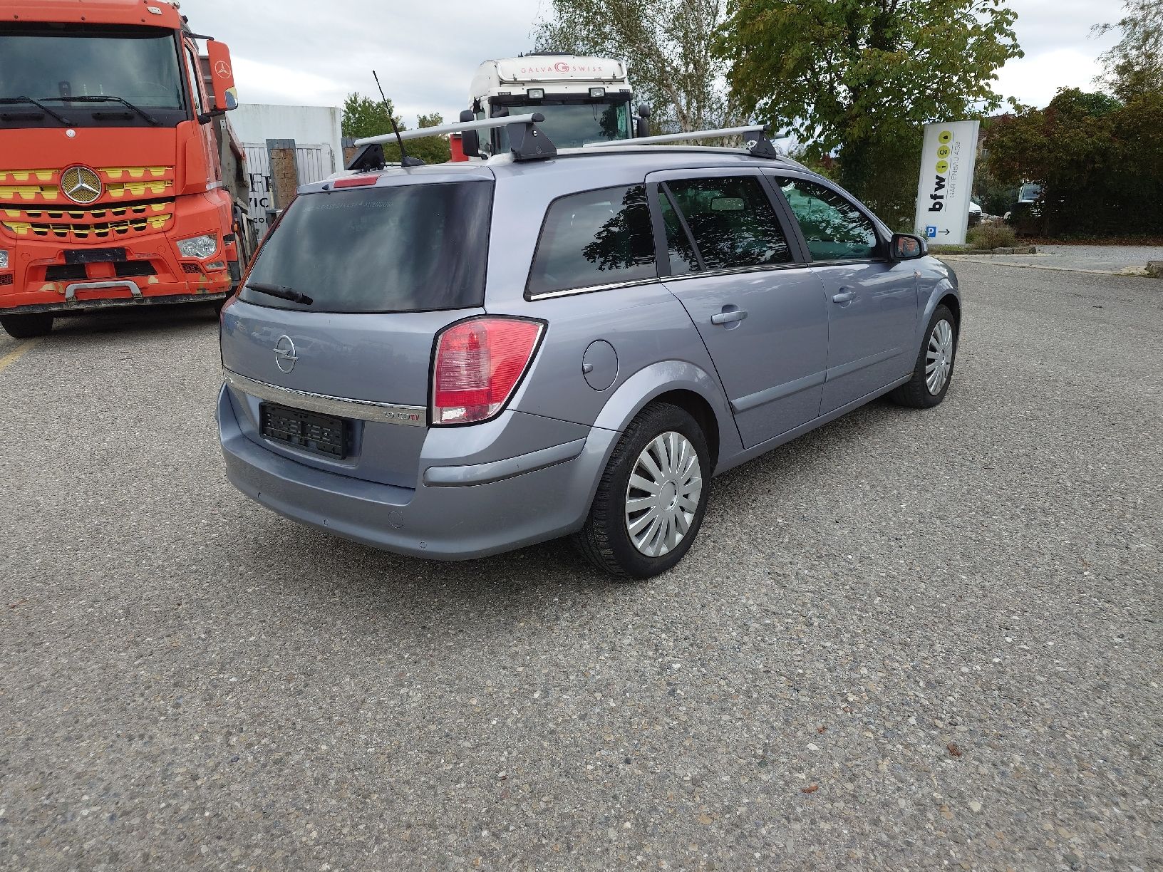 Opel Automobili: Opel Astra 1,9 Kombi – Usato da Bätterkinden venduto da Grooovy 3