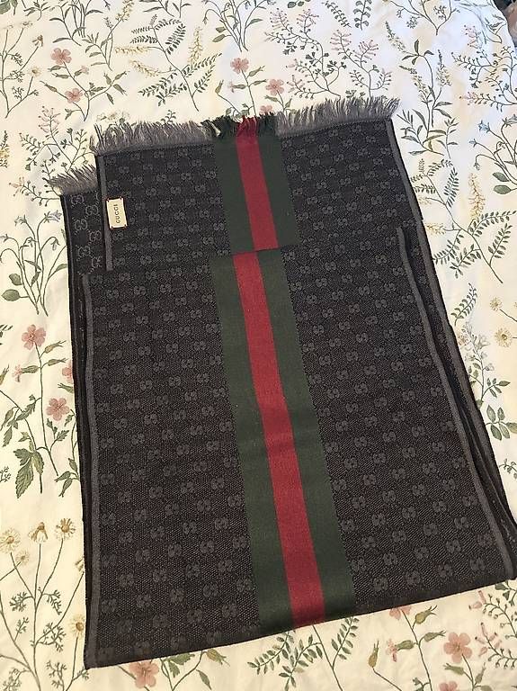 Foulard & Sciarpe: Sciarpa Gucci / Gucci Schal – Usato da Lodrino venduto da luc_f22b 1