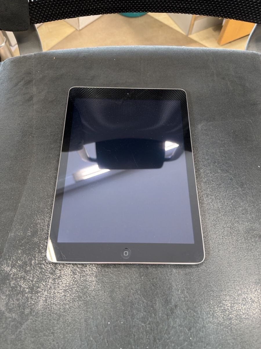 Apple Tablet PC: Ipad Air – Gebraucht aus Balzers von simonB97