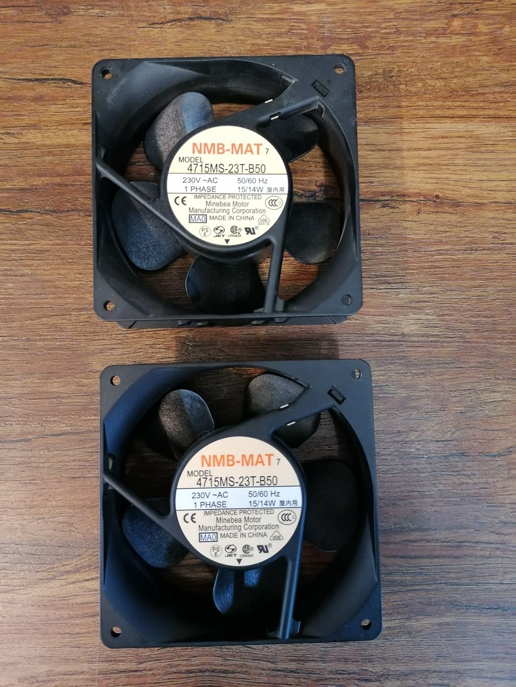 Ventilatori: Axiallüfter , Ventilatoren, Fan 2 STK. – Usato da Niedergösgen venduto da piccorx5 2