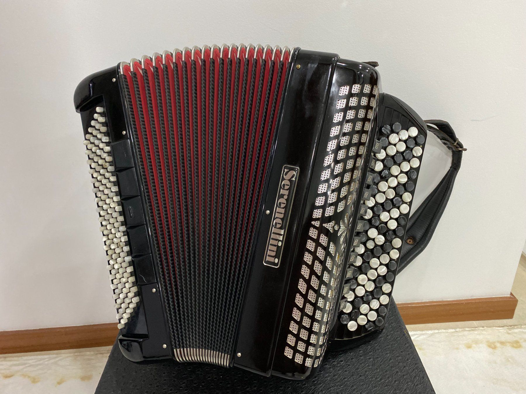 Strumenti musicali: Akkordeon chromatisch Serenellini – Usato da Zürich venduto da baumusik 6