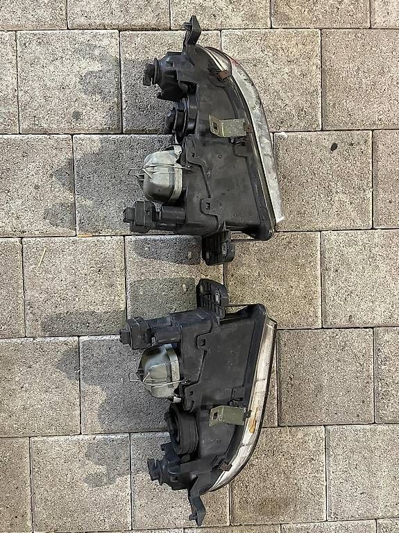 Fari: Frontscheinwerfer Alfa Romeo – Usato da Luzern venduto da Frisi77 2