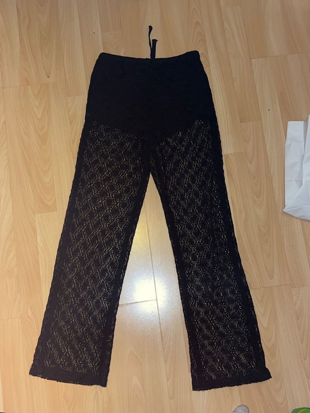 H&M Pantaloni: Pantalon de plage noir en dentelle – Usato da Semsales venduto da theaa157 1