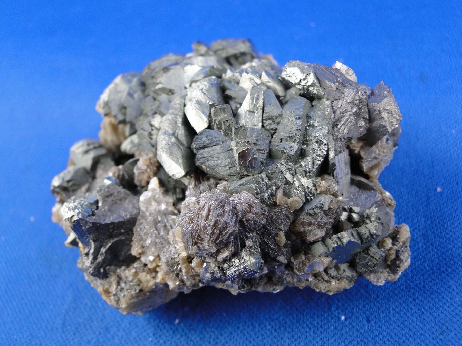 Minerali & Pietre curative: Arsenopyrit mit Siderit – Usato da Schinznach Bad venduto da Demerald 8