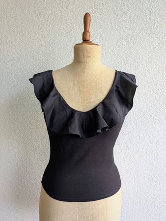 Black top ruffled V-neck S