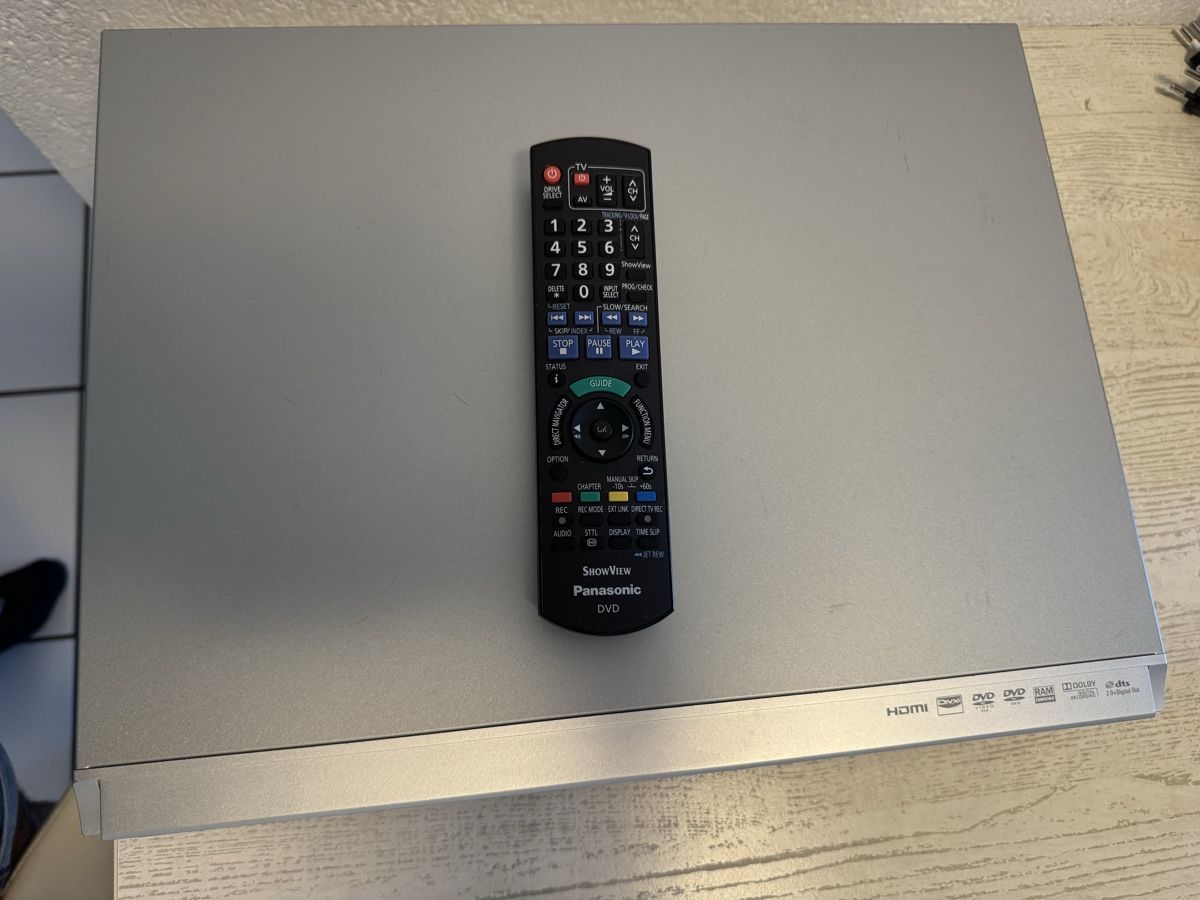 Panasonic Enregistreurs: Panasonic dmr-ez49v vhs dvd recorder – D'occasion à Zunzgen par milesdavis76 8