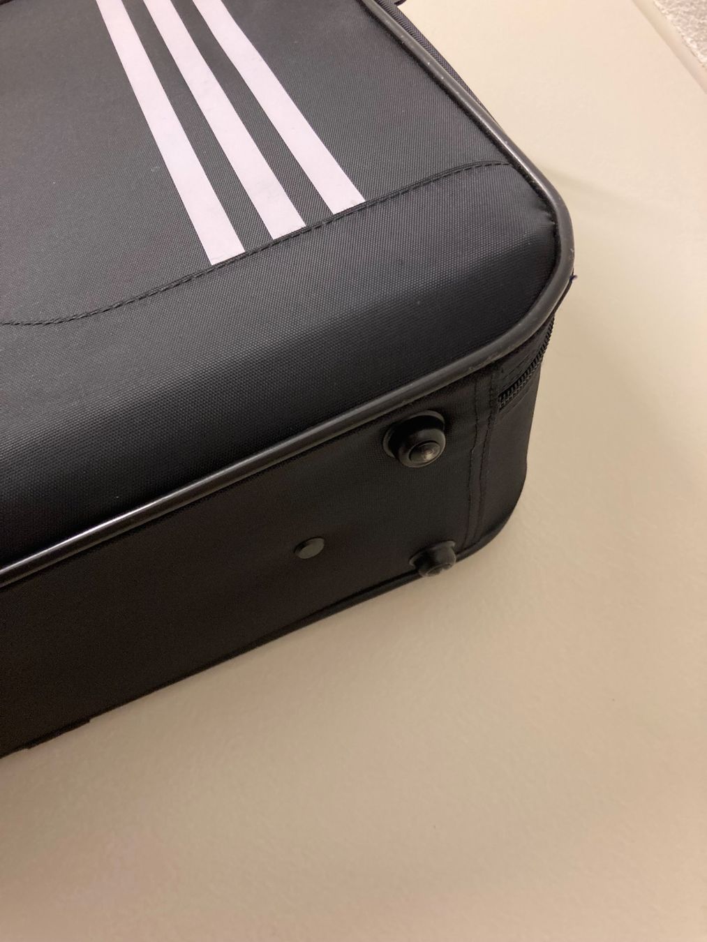 Adidas Taschen: Adidas Sporttasche – Neu (gemäss Beschreibung) aus Zürich von mc_mike77 2