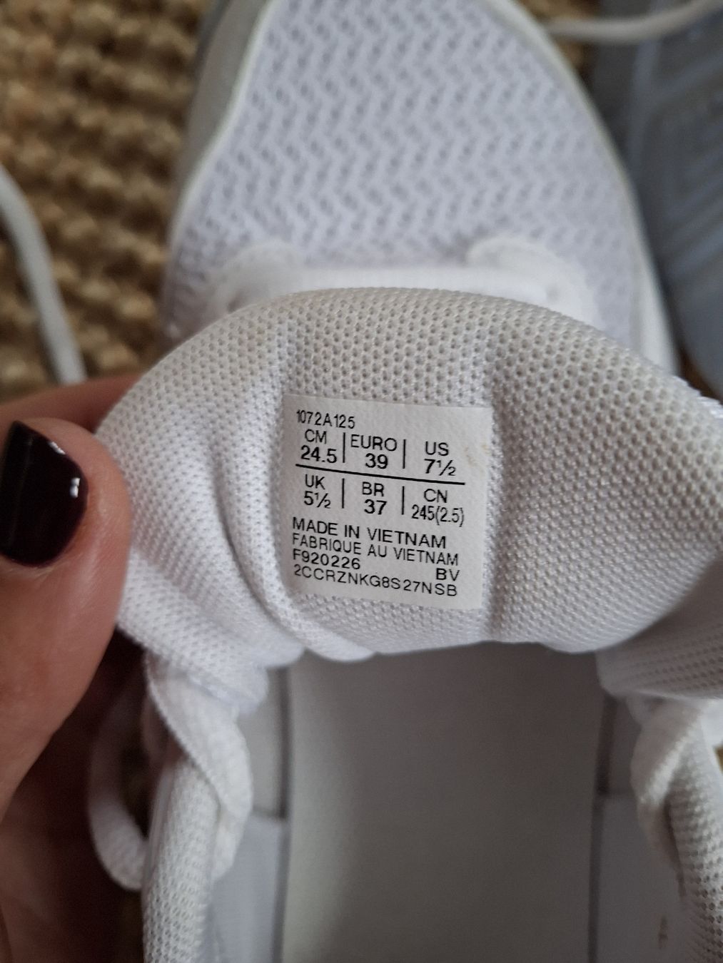 Asics Scarpe da donna: Sneakers Asics T39  – Usato da Lausanne venduto da Cognitia 3