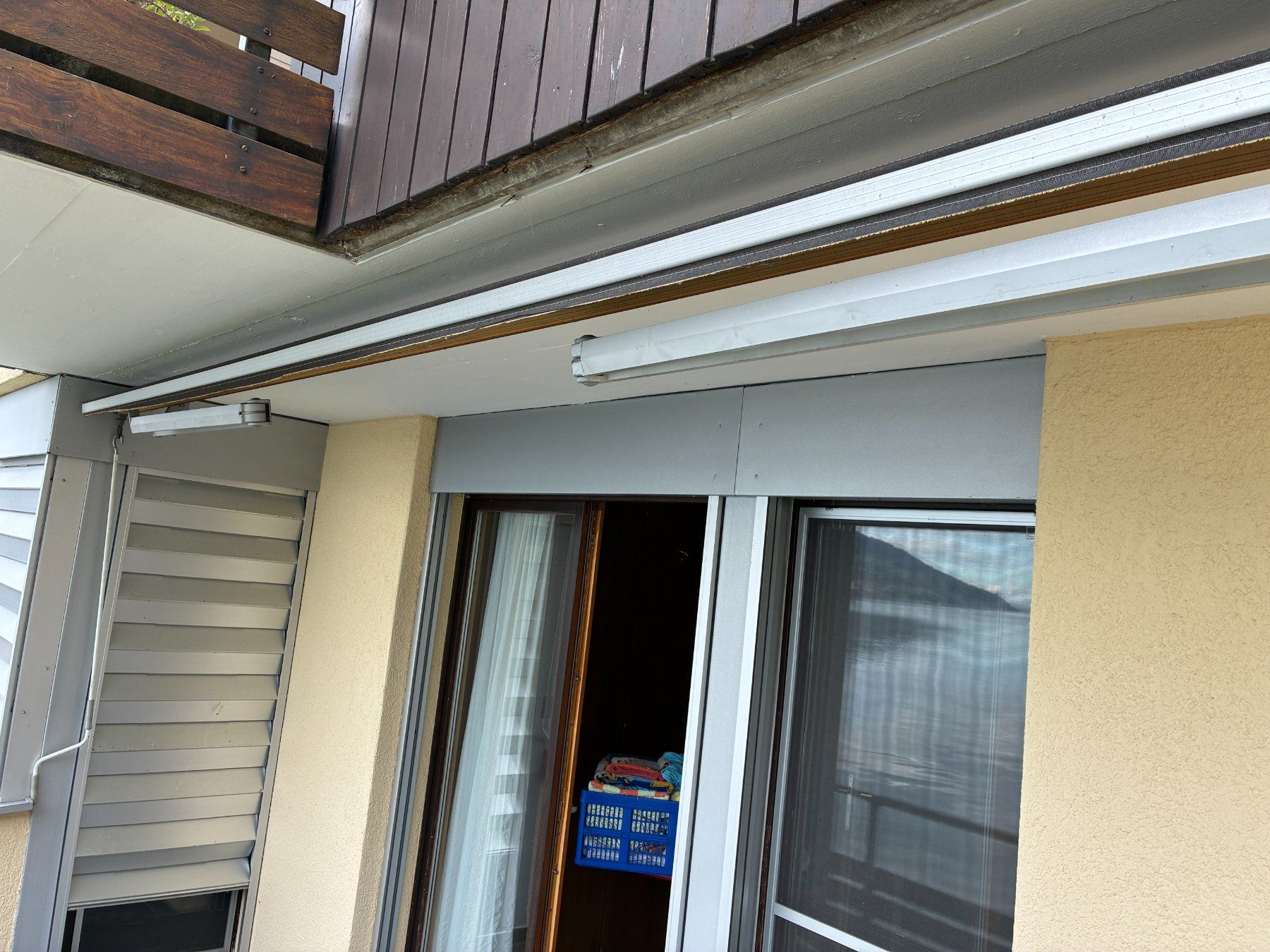 Stobag Tende da sole: Store Stobag manuell ca. 4.5m breit, ca. 2.3m Ausladung – Usato da Goldau venduto da padlmucki 1
